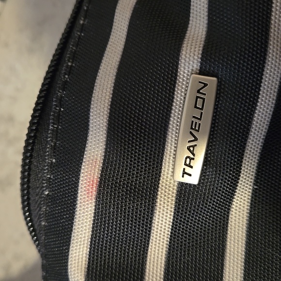 Black and white Travelon crossbody - Picture 4 of 6